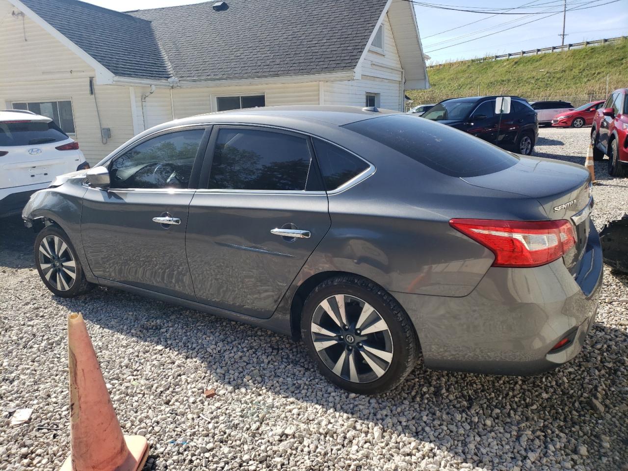 2019 Nissan Sentra - Image 2