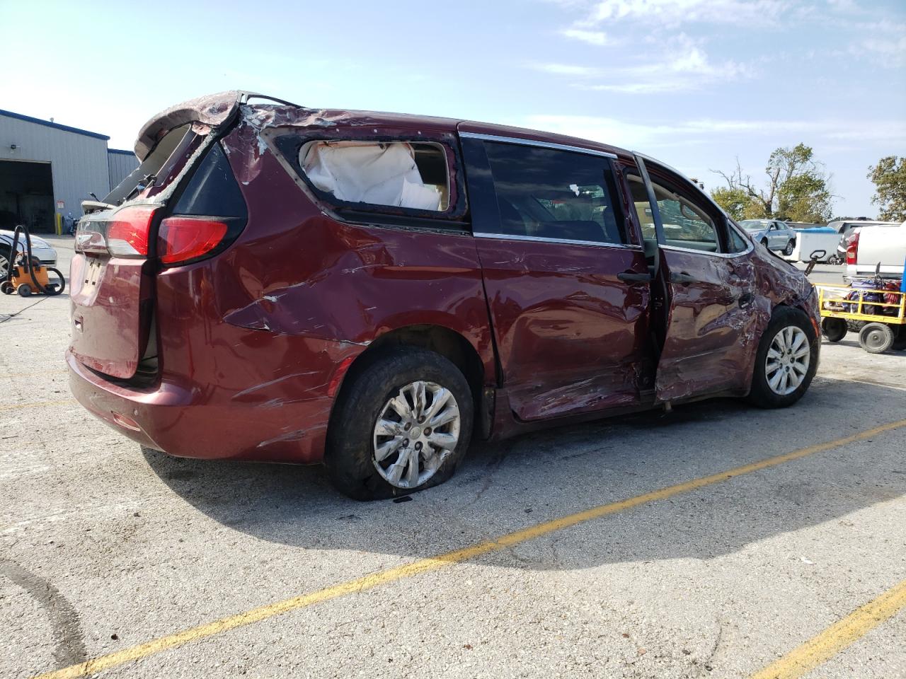 2018 Chrysler Pacifica - Image 3