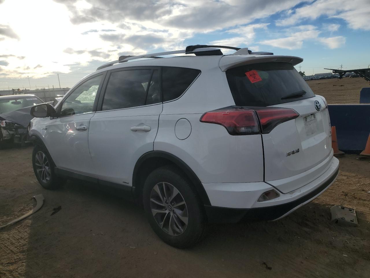2016 Toyota RAV 4 - Image 2