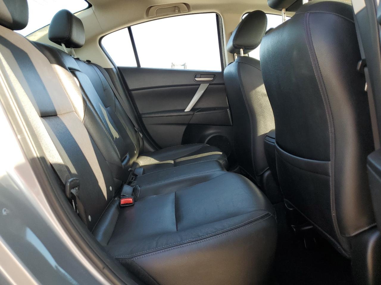 2012 Mazda 3 - Image 10