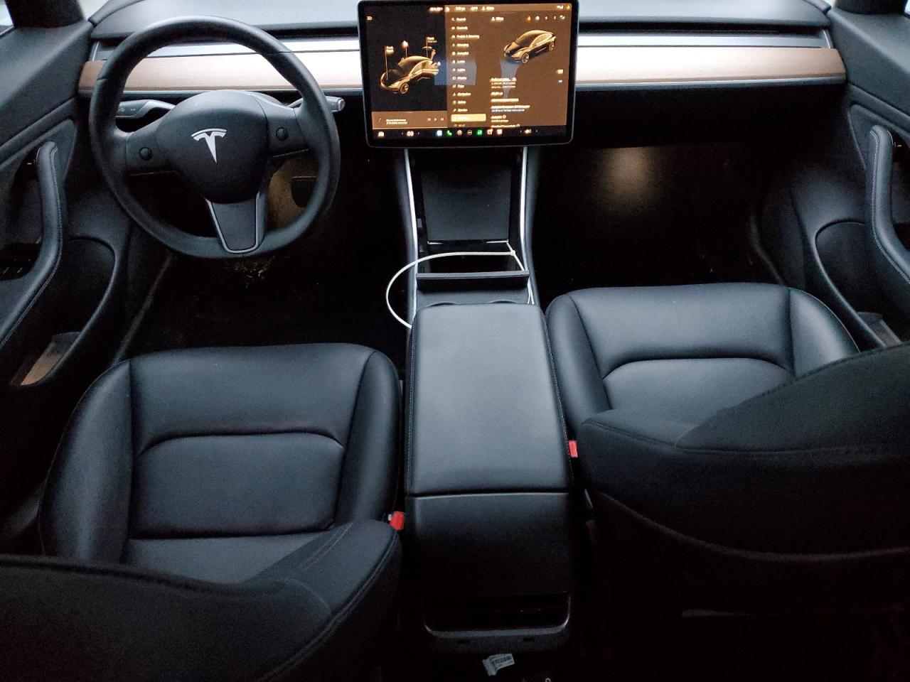 5YJ3E1EBXJF181948 2018 Tesla Model 3