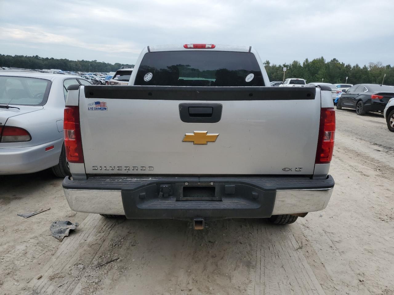 2012 Chevrolet Silverado - Image 6