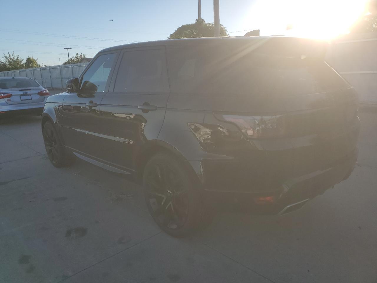 2019 Land Rover Range Rover - Image 2
