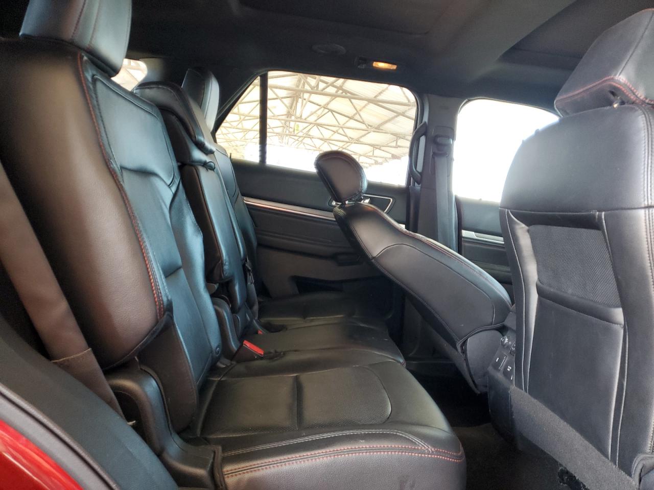 2016 Ford Explorer - Image 11