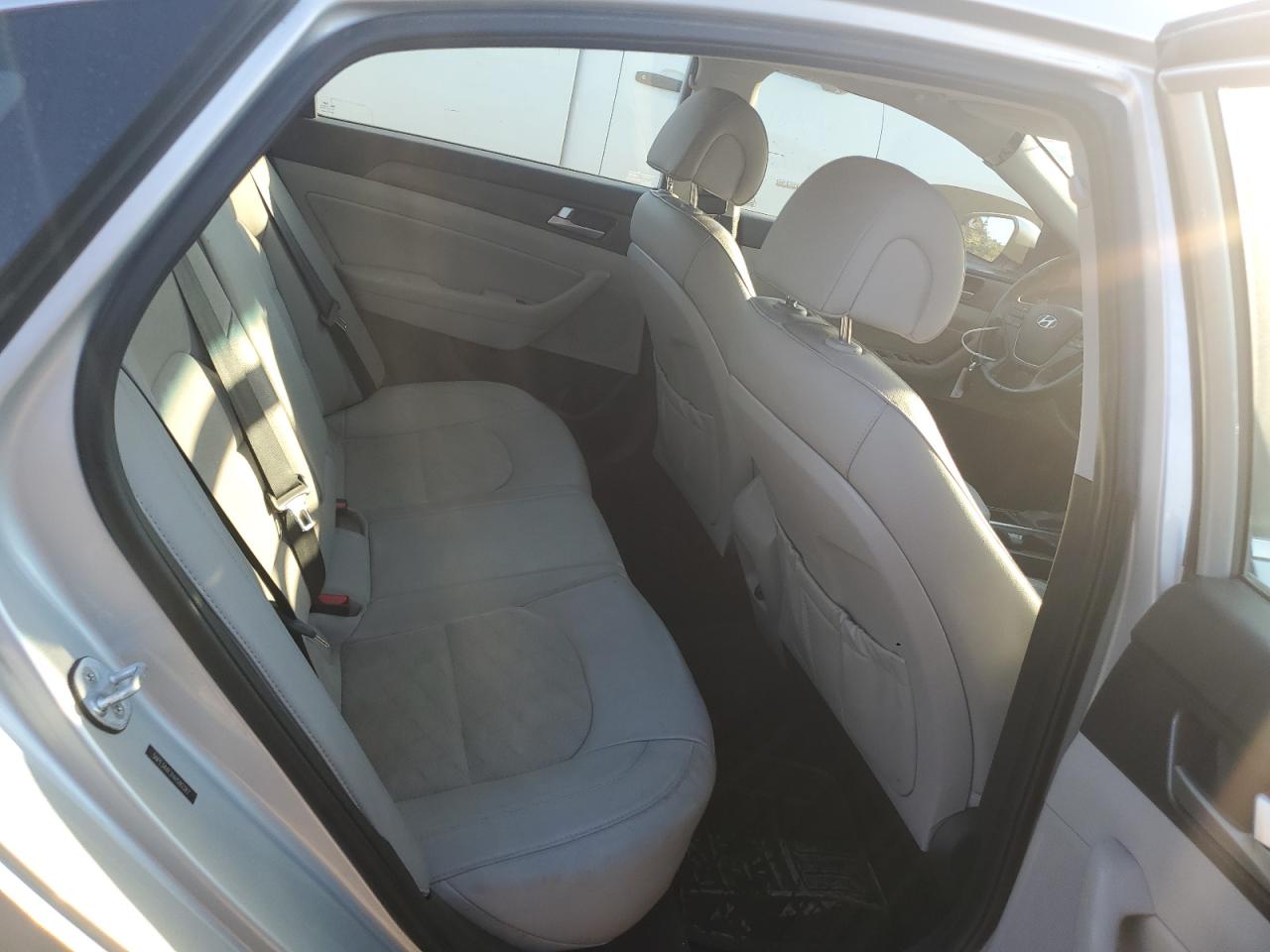 2017 Hyundai Sonata - Image 10