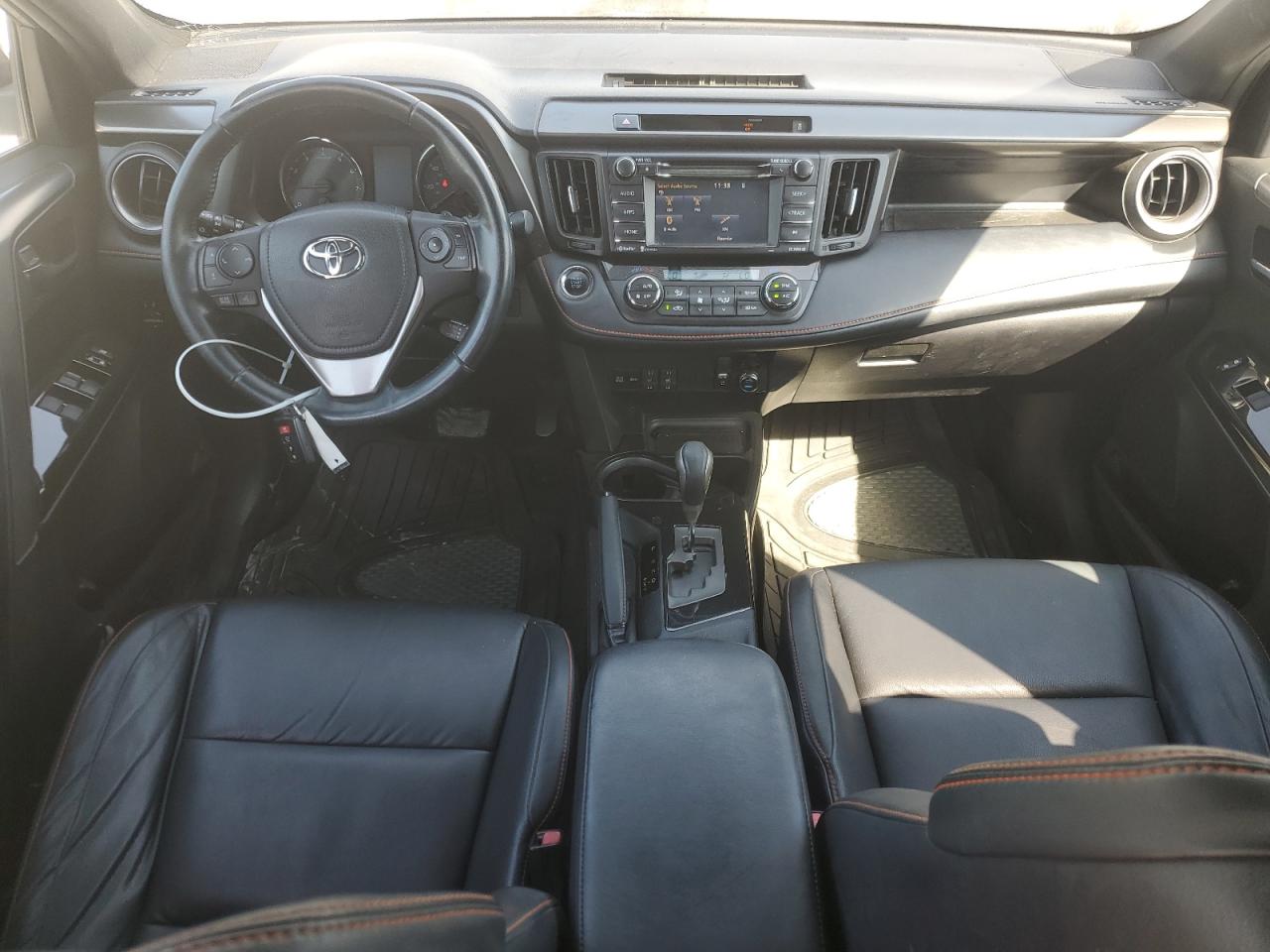 2016 Toyota RAV 4 - Image 8