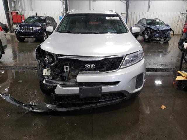  KIA SORENTO 2015 Серебристый