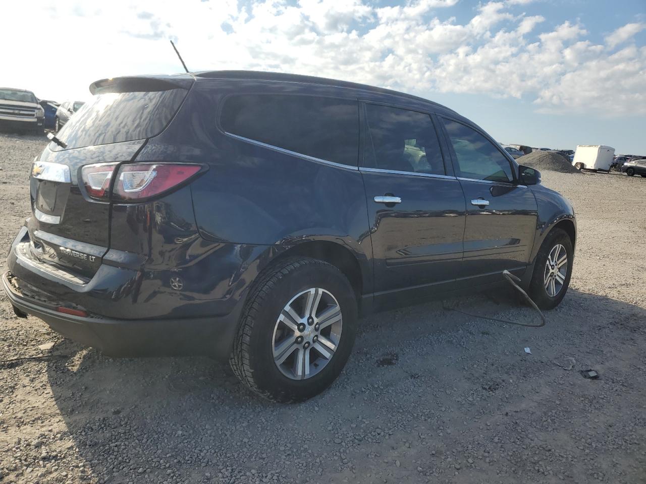 2015 Chevrolet Traverse - Image 3