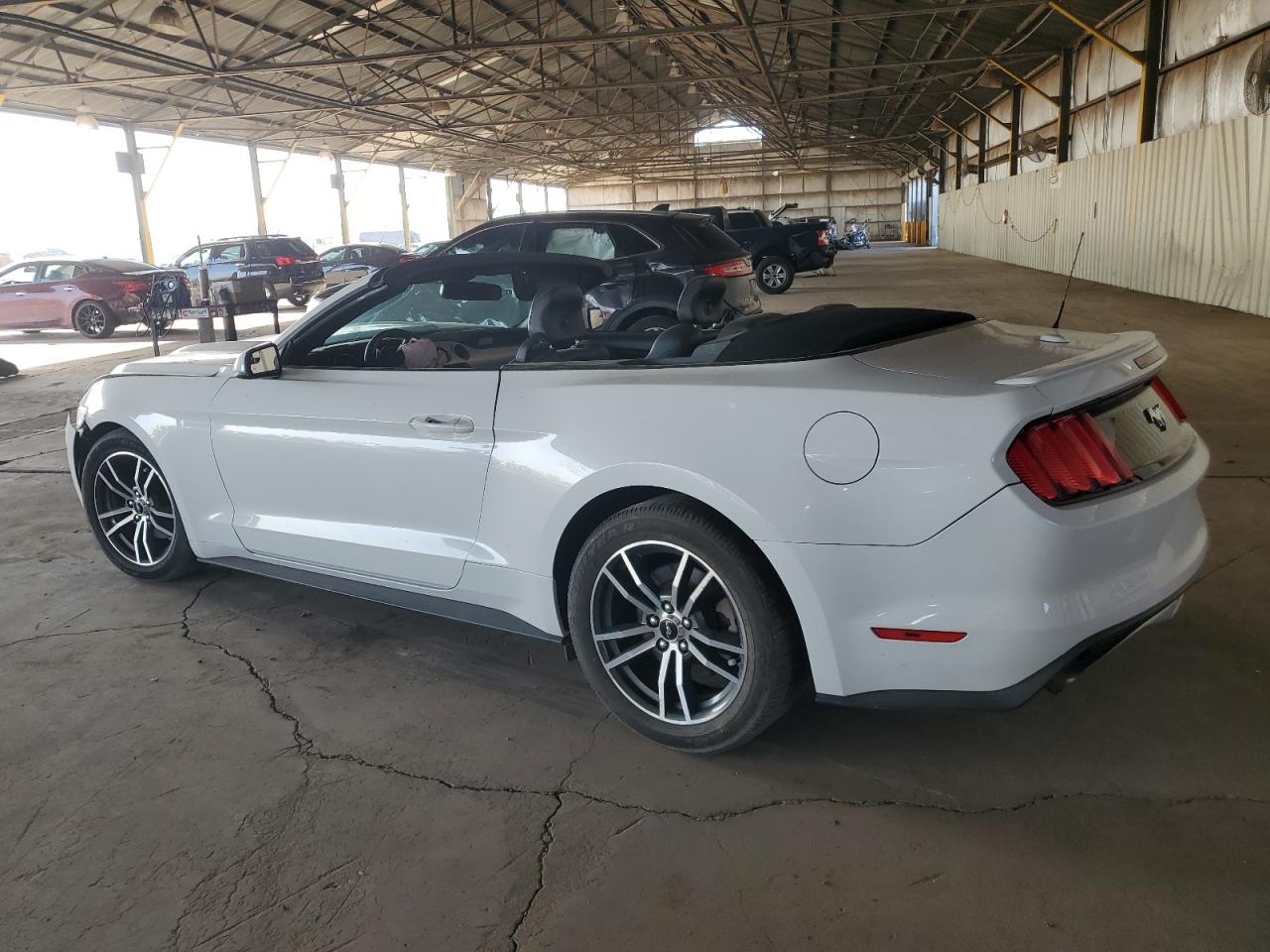 1FATP8UH2G5243075 2016 FORD MUSTANG - Image 2