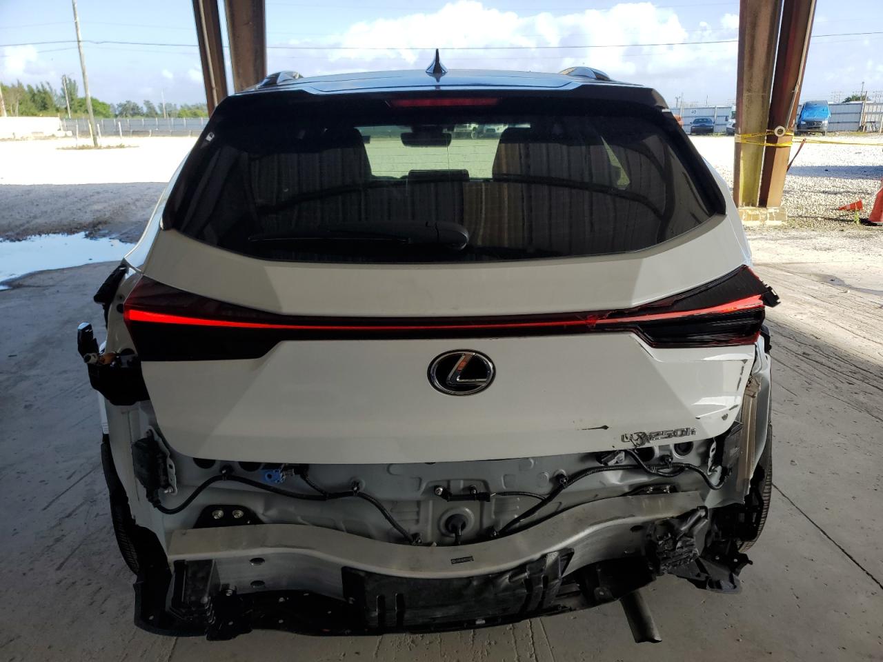 2023 Lexus Ux 250H Premium VIN: JTHR6JBH2P2150820 Lot: 77956114