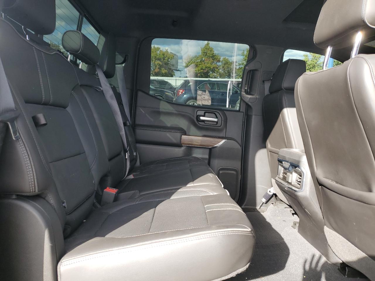 2019 Chevrolet Silverado - Image 10
