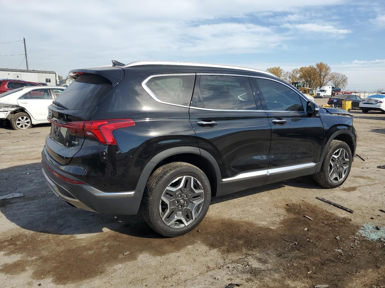 2023 Hyundai Santa Fe - Image 3