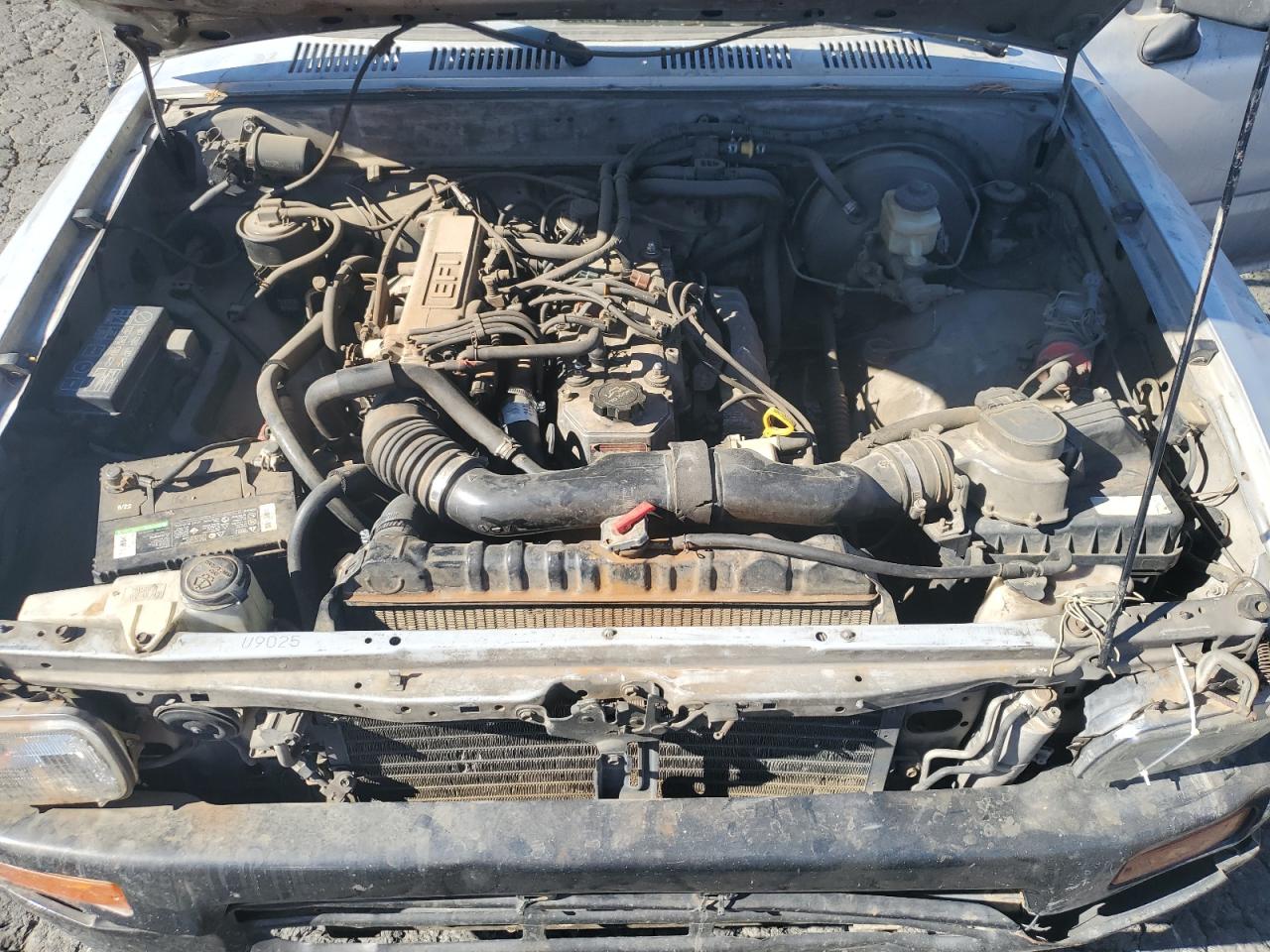 1991 Toyota Pickup - Image 11