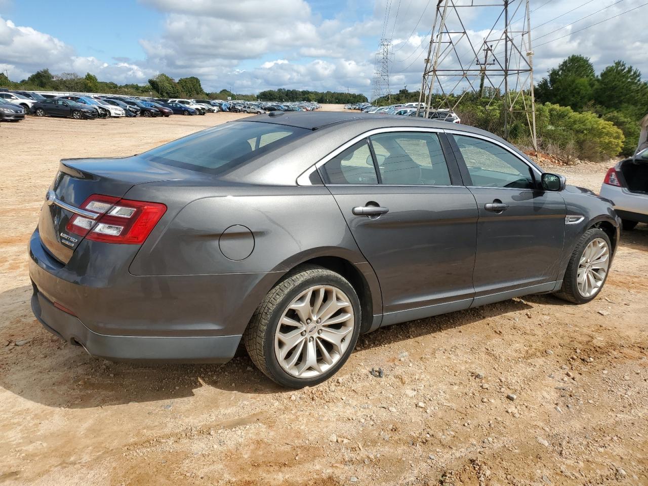 2017 Ford Taurus - Image 3