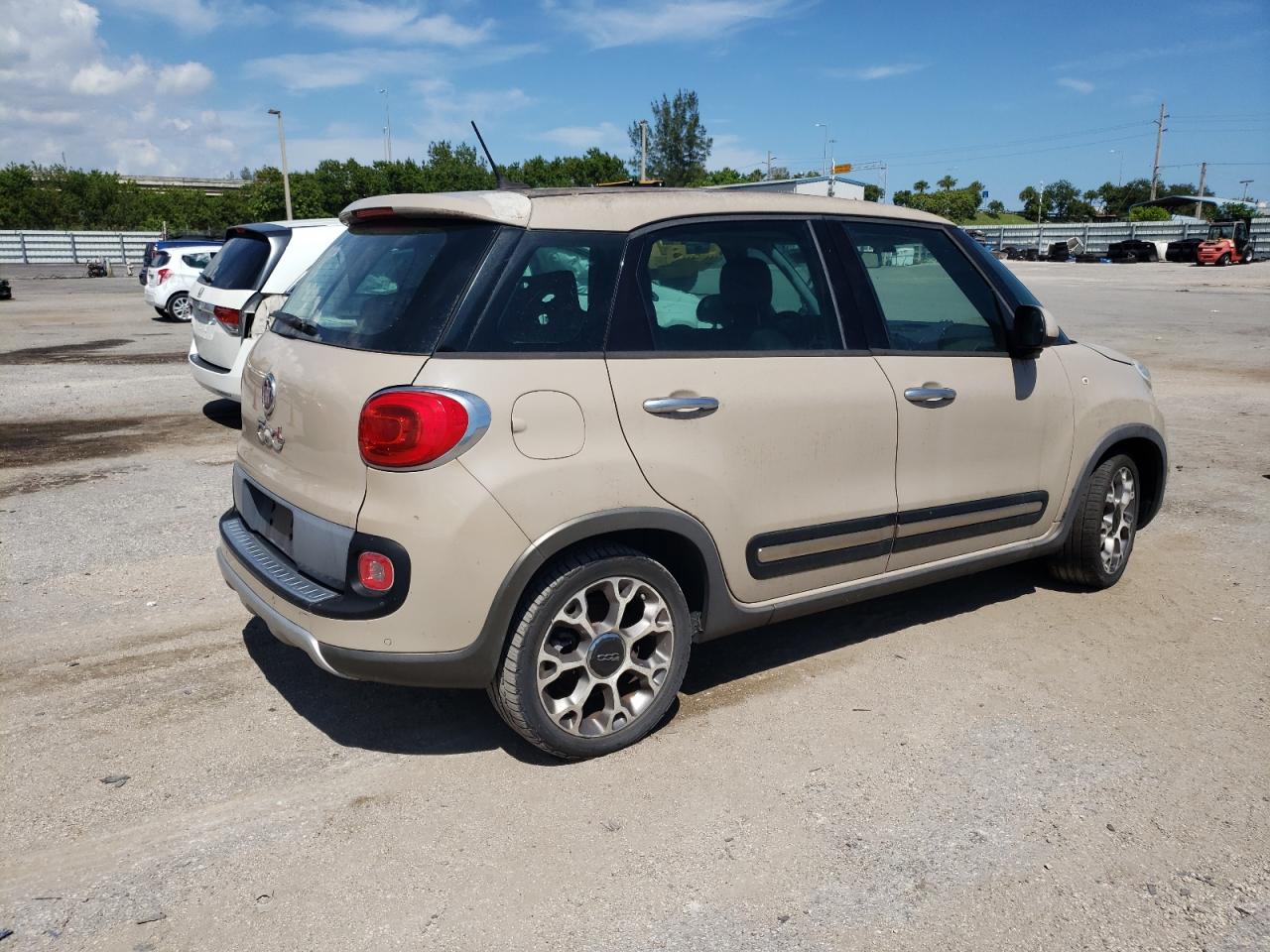 ZFBCFADH1EZ020216 2014 Fiat 500L Trekking