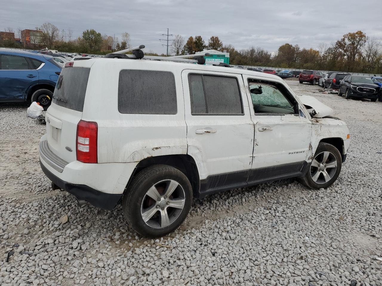 2017 Jeep Liberty (Patriot) - Image 3