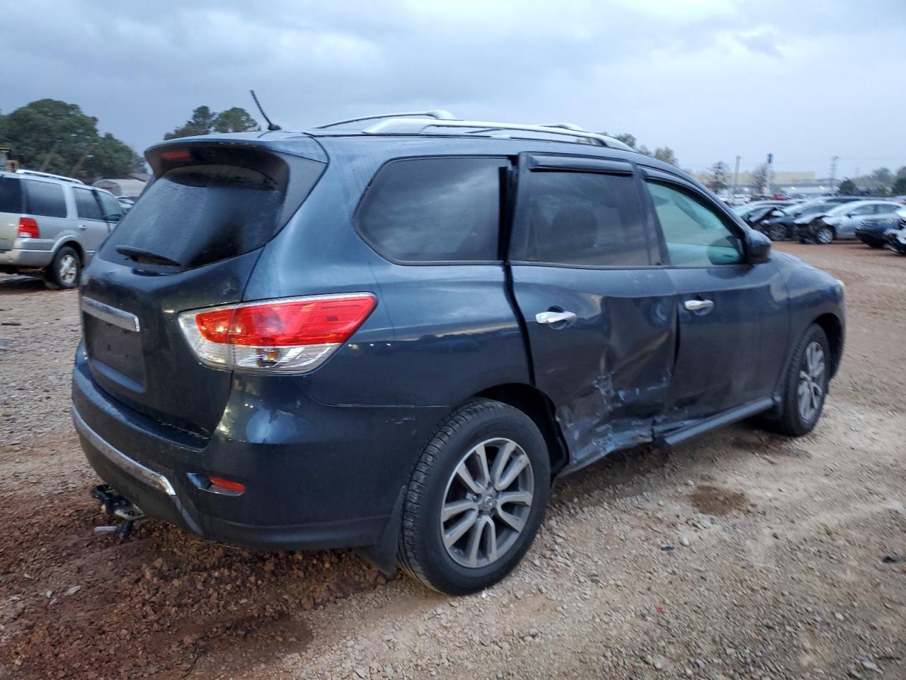 2015 Nissan Pathfinder - Image 3