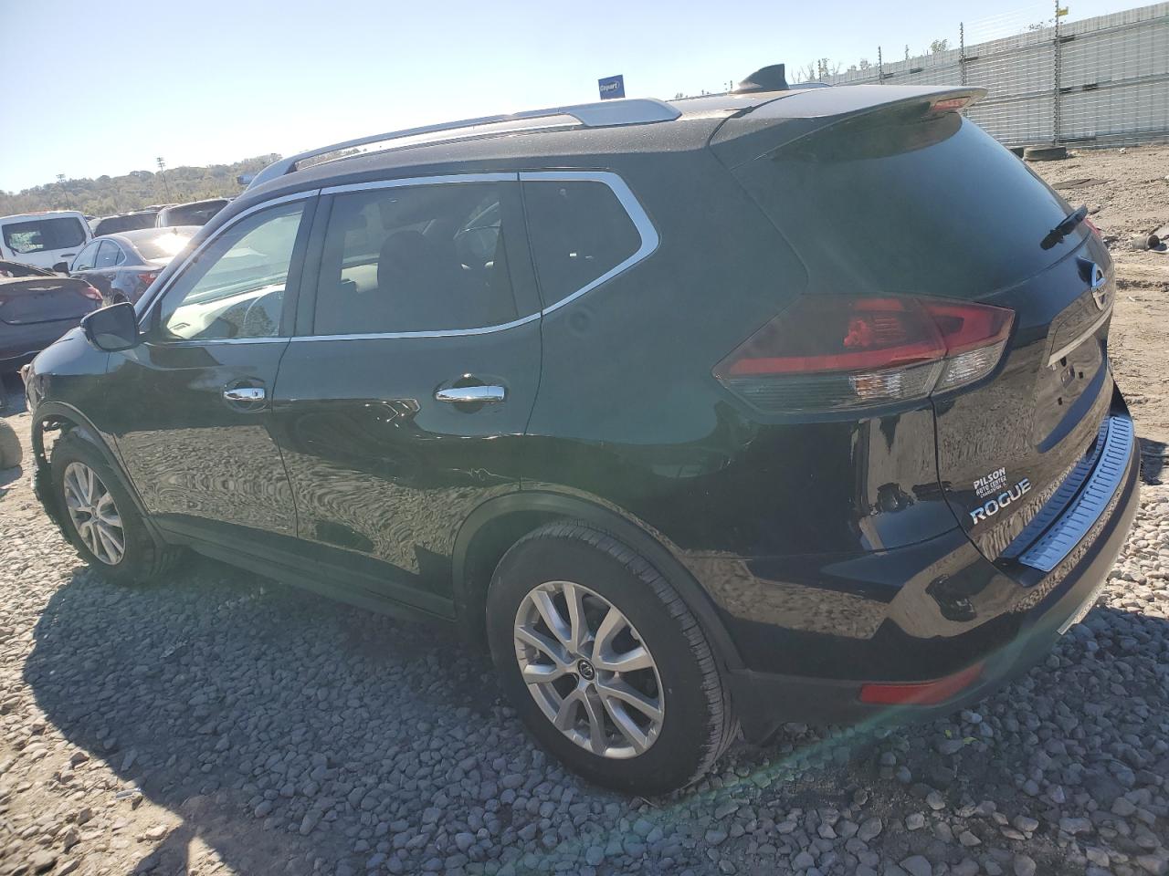 2019 Nissan Rogue - Image 2