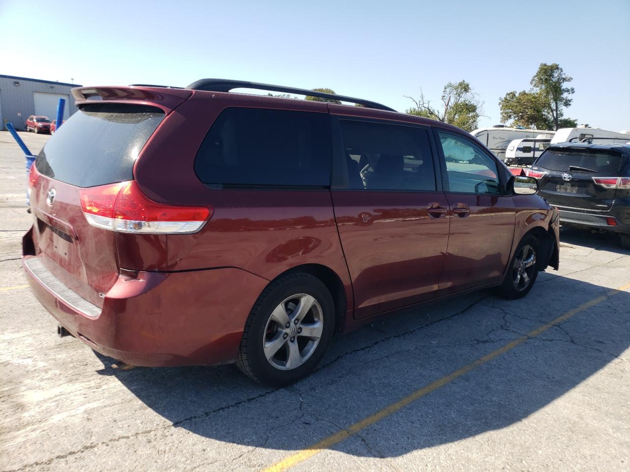 2014 Toyota Sienna - Image 3