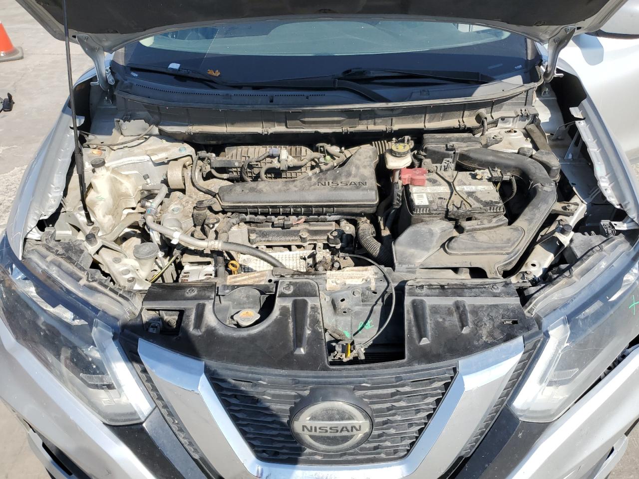 2018 Nissan Rogue - Image 12