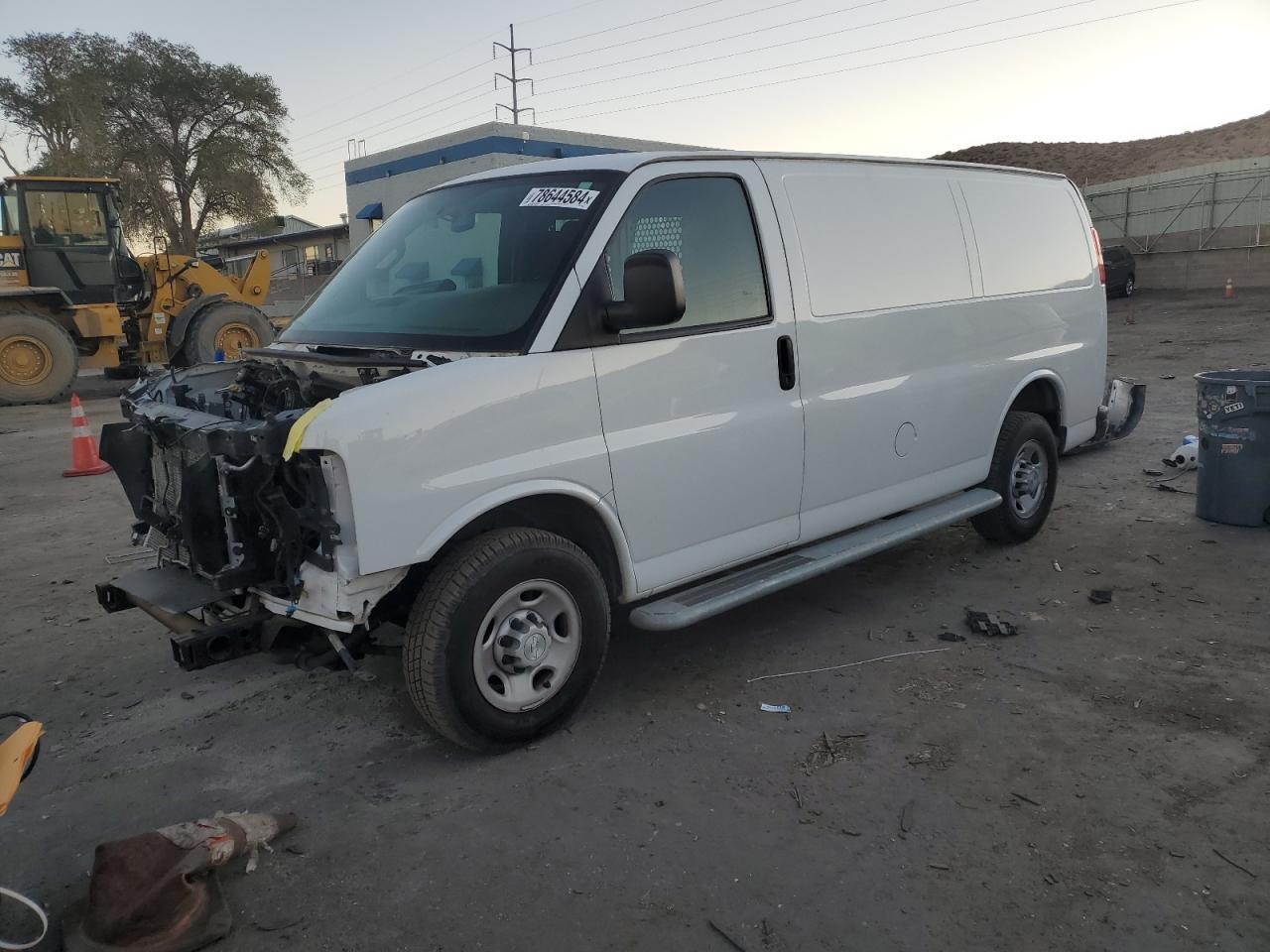 VIN 1GCWGAFG7J1910868 2018 CHEVROLET EXPRESS no.1