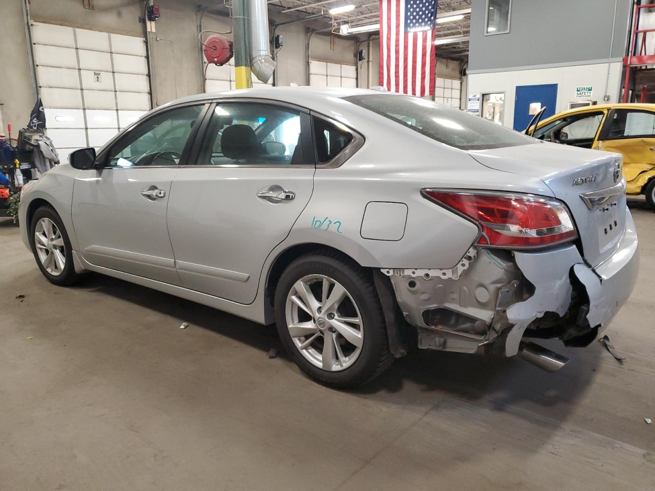 2015 Nissan Altima - Image 2