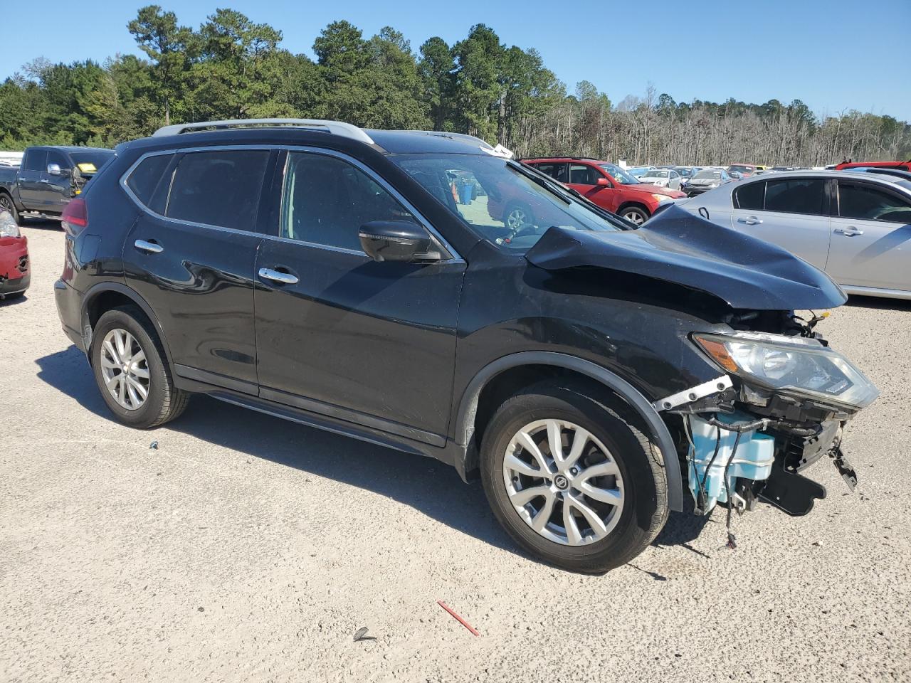 2017 Nissan Rogue - Image 4