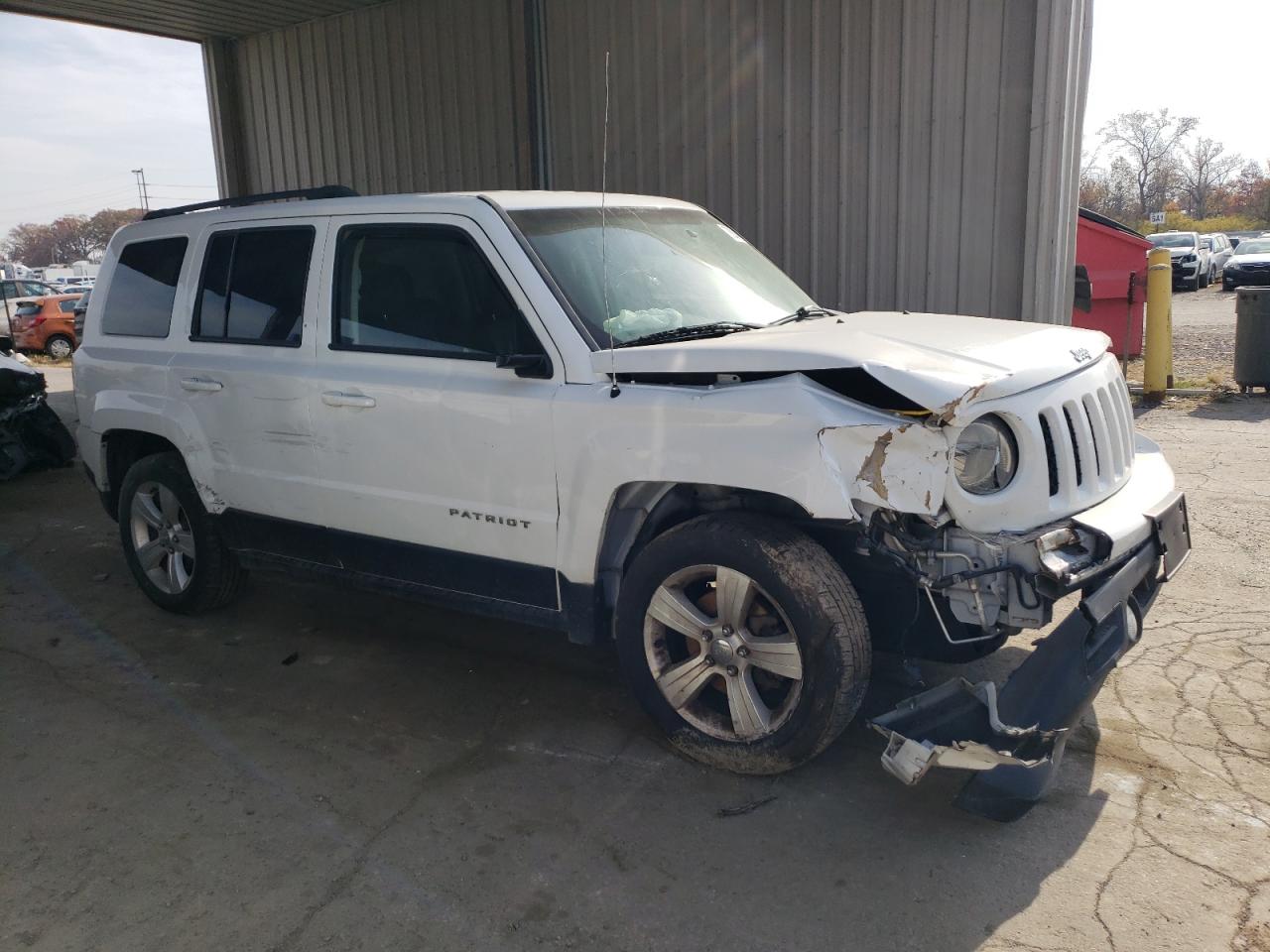 2017 Jeep Liberty (Patriot) - Image 4
