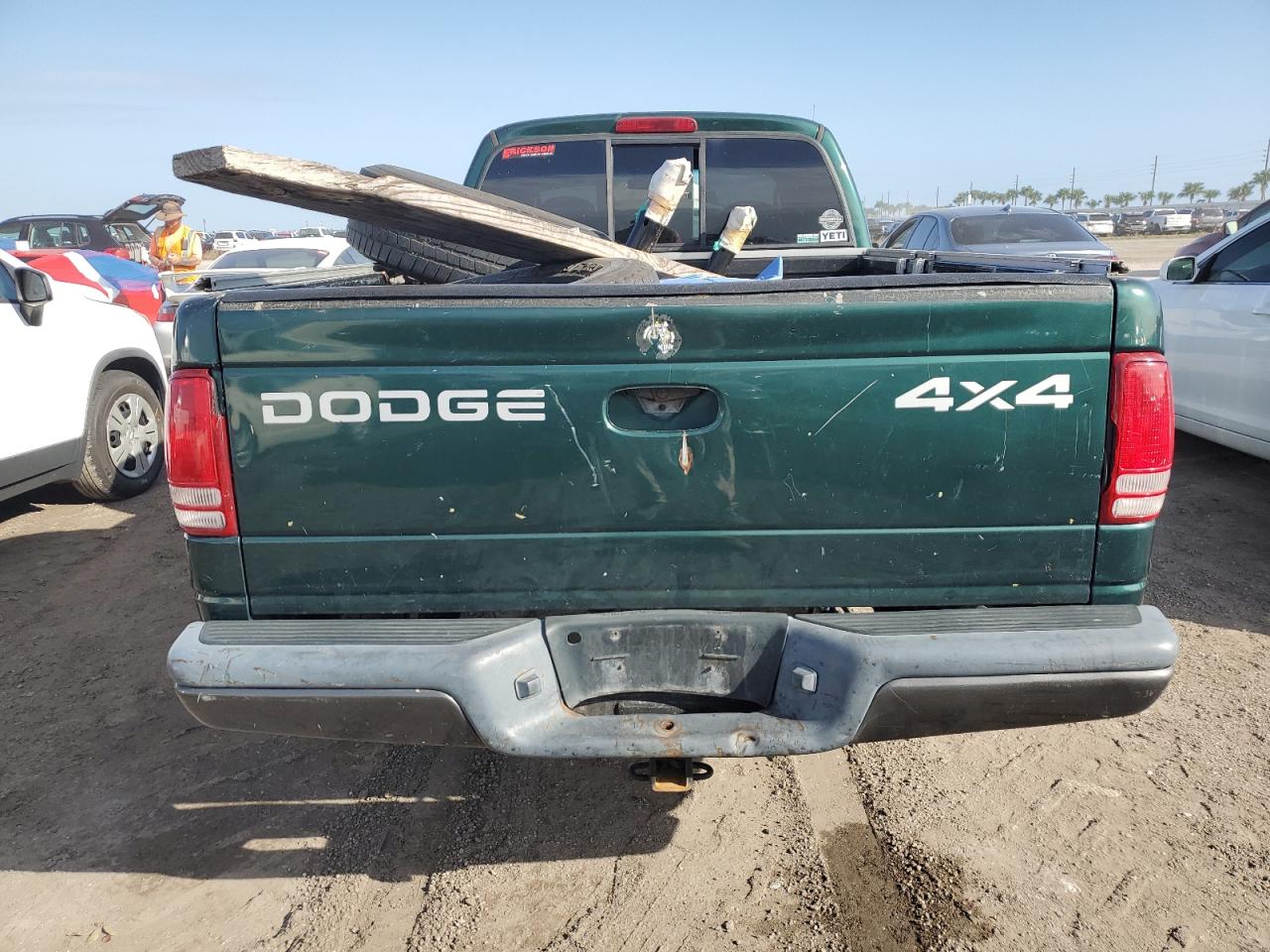 1B7GG12X52S705975 2002 Dodge Dakota Base