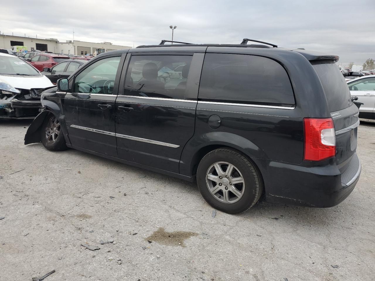 2011 Chrysler Town & Country - Image 2
