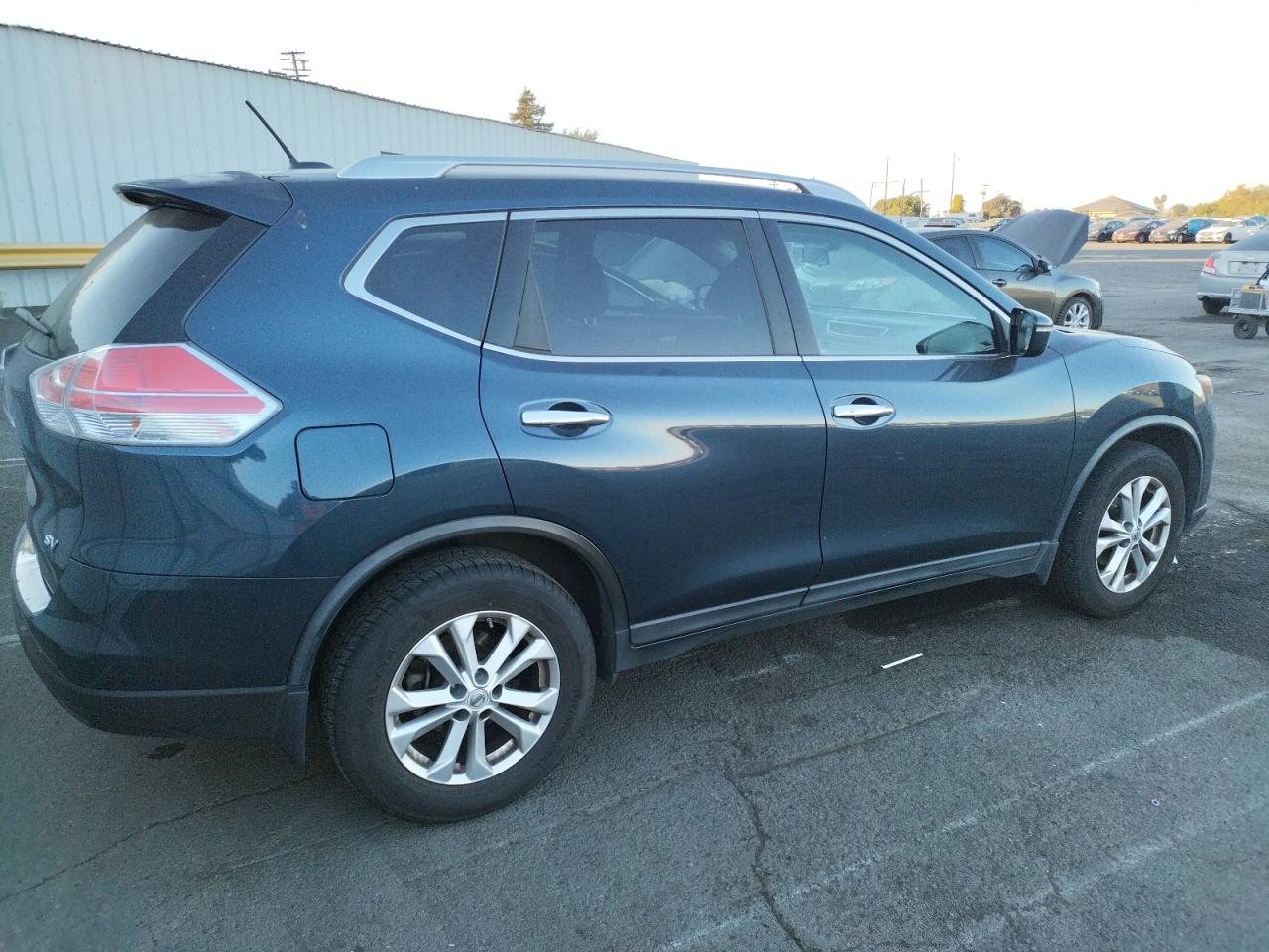 2015 Nissan Rogue - Image 3