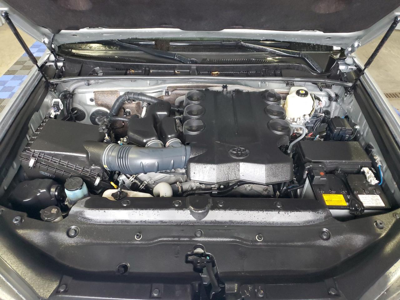 2021 Toyota 4Runner - Image 12