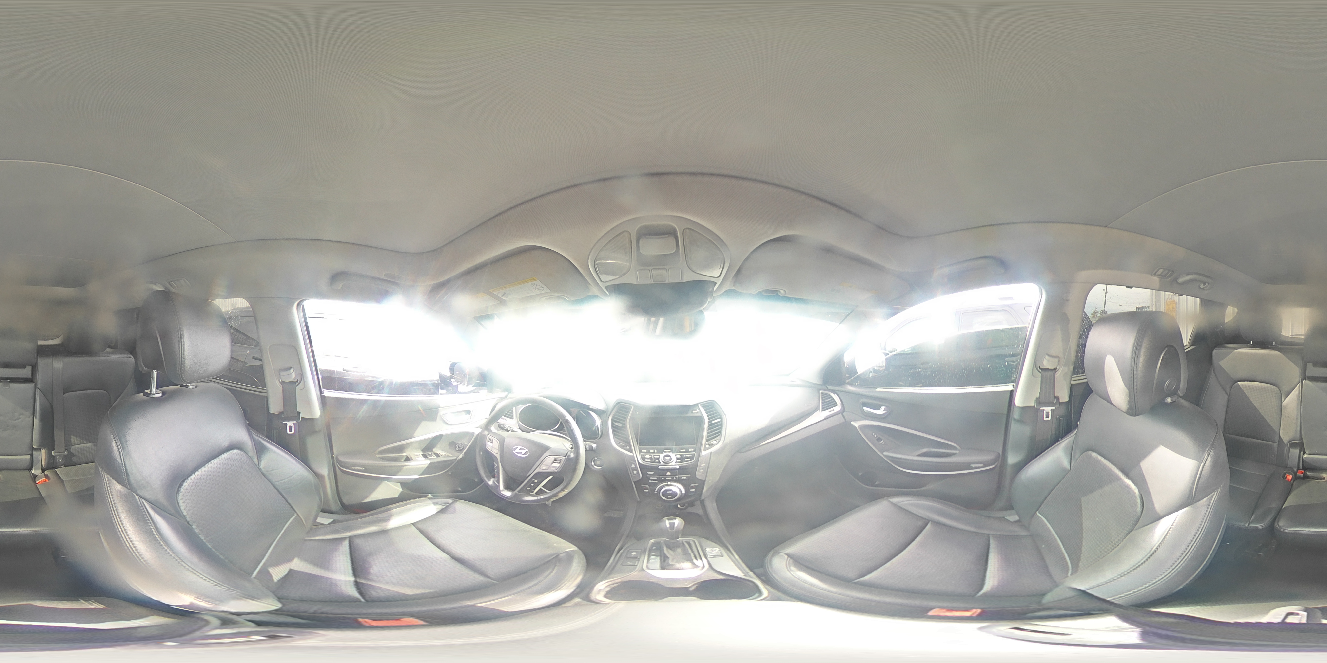 2014 Hyundai Santa Fe - Image 16