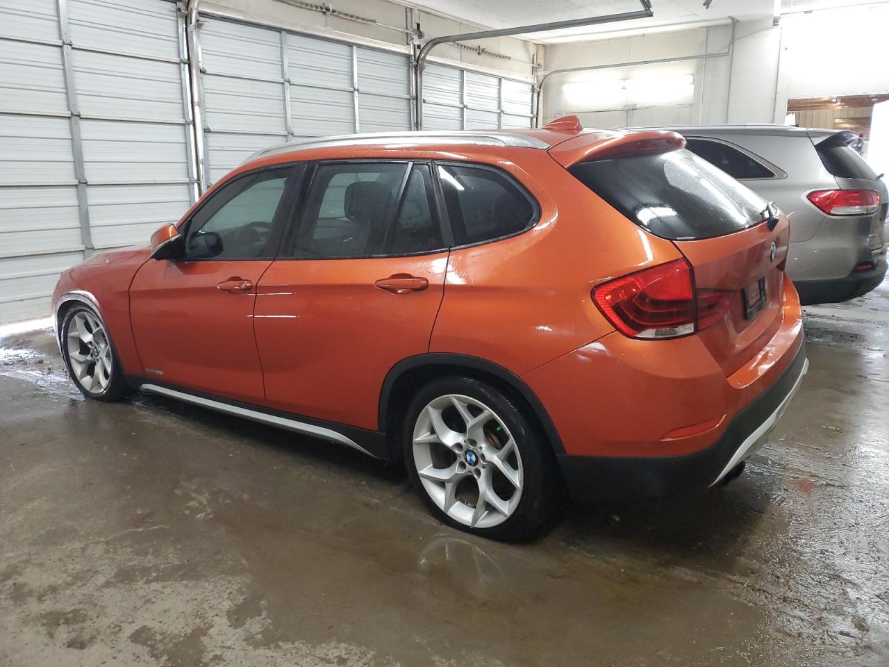 WBAVM1C5XFV317154 2015 BMW X1 - Image 2