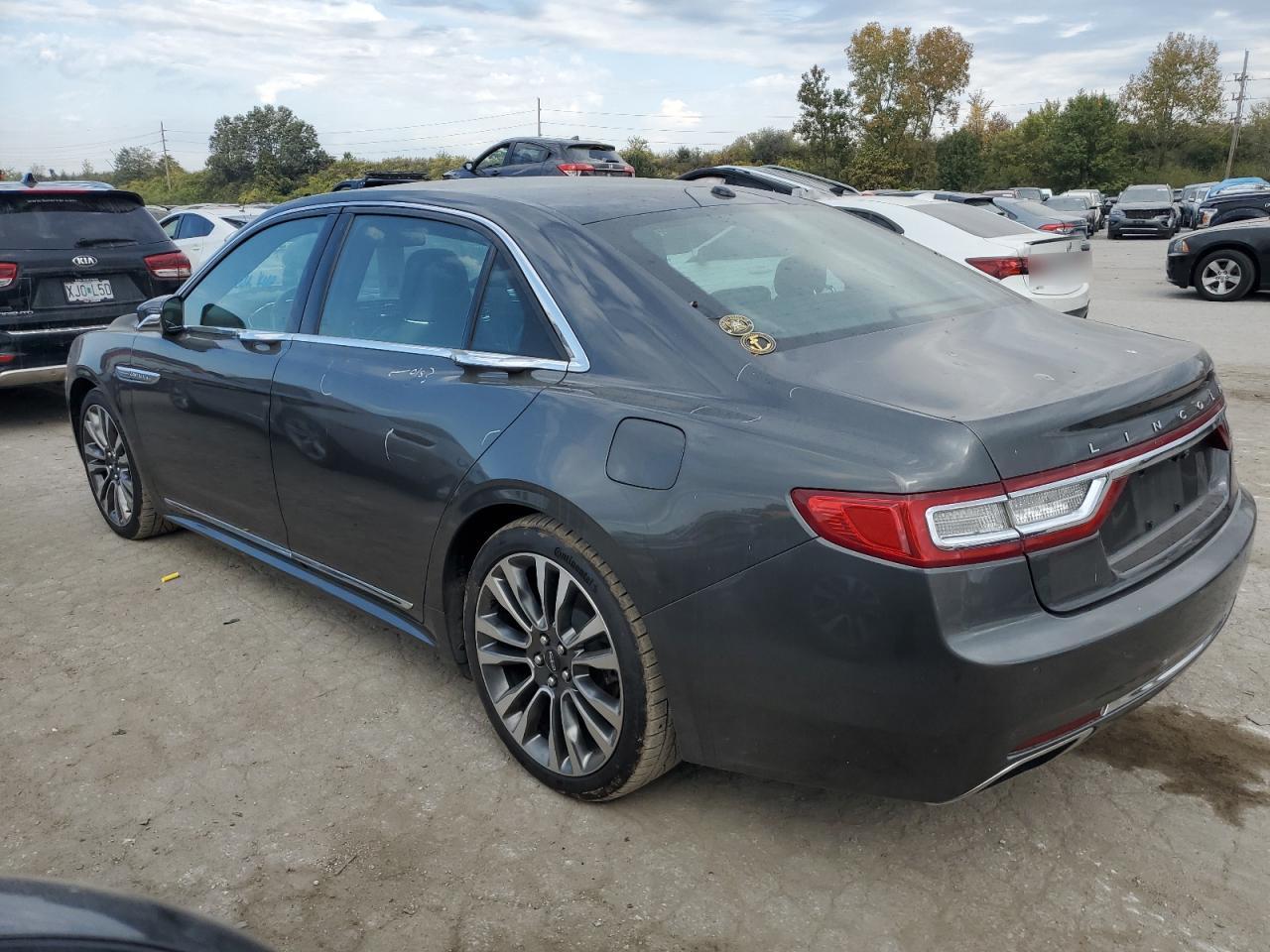 2017 Lincoln Continental - Image 2