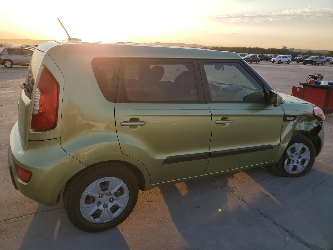 VIN KNDJT2A59D7589712 2013 KIA SOUL no.3