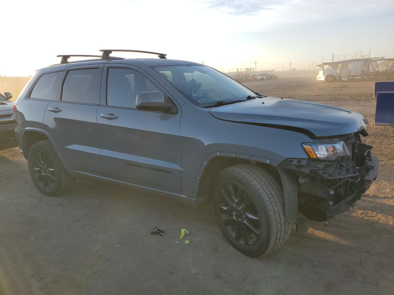2019 Jeep Grand Cherokee - Image 4