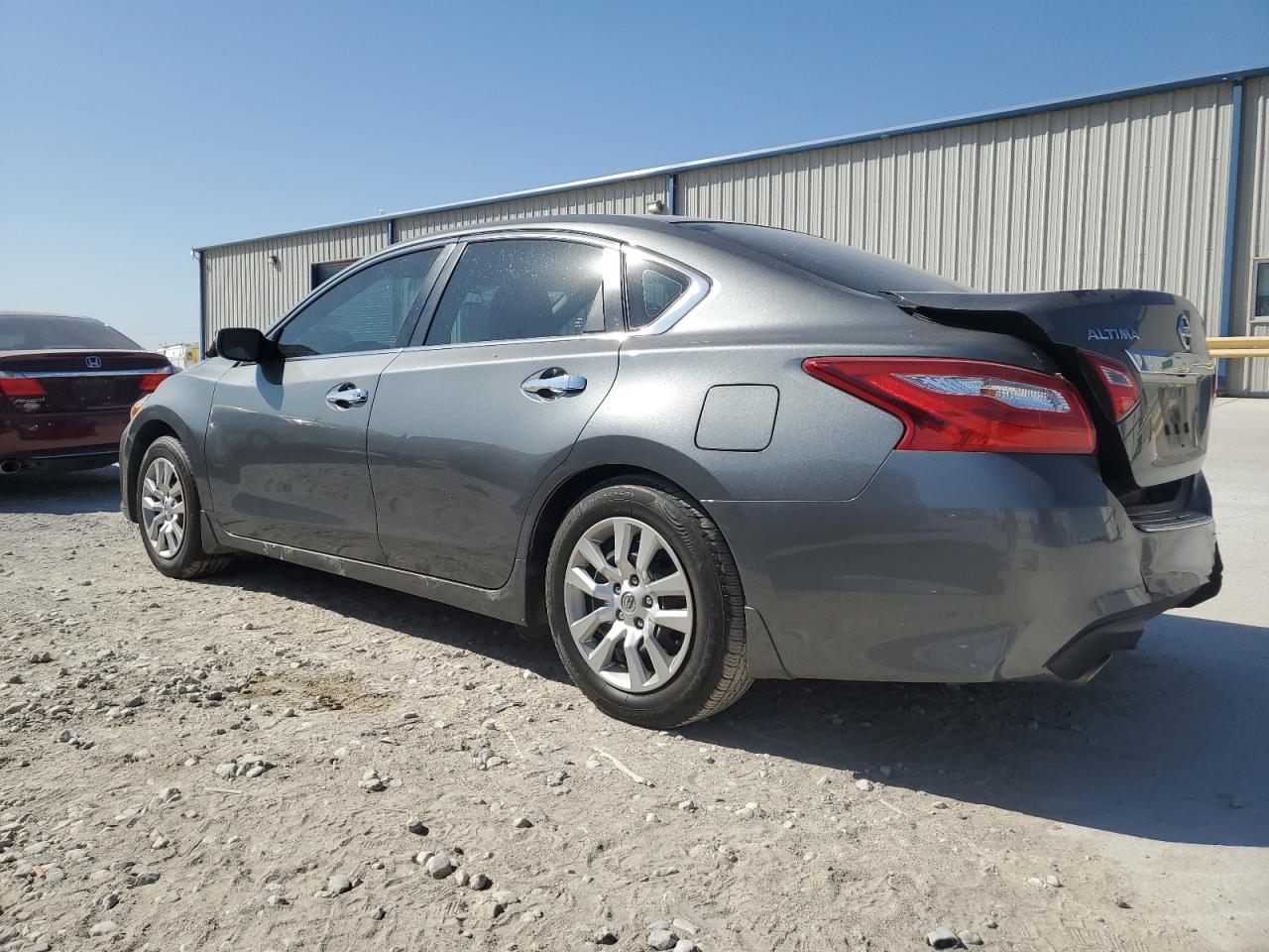 2017 Nissan Altima - Image 2
