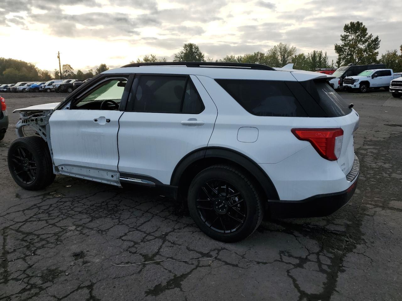 2020 Ford Explorer - Image 2
