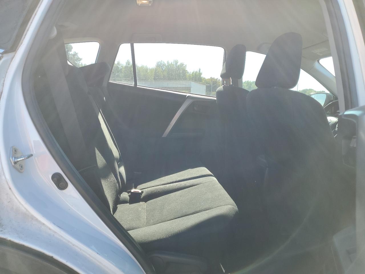 2018 Toyota RAV 4 - Image 11