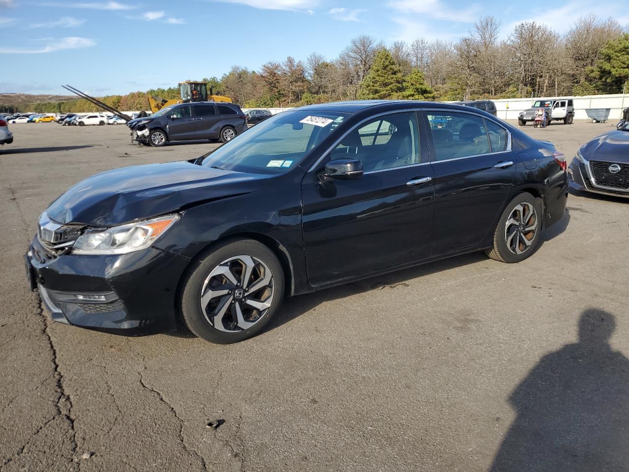 1HGCR2F04HA136449 2017 HONDA ACCORD - Image 1