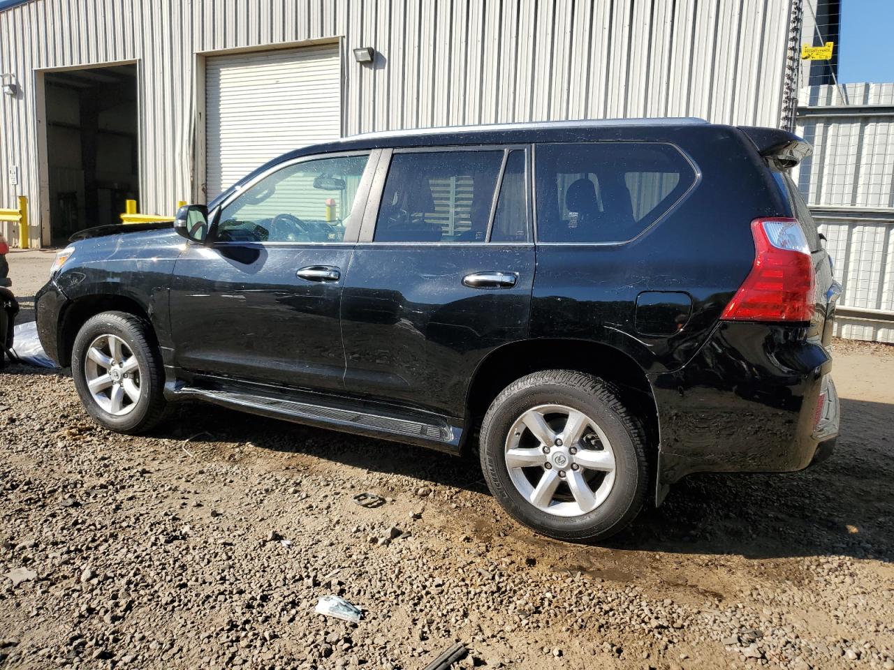 2011 Lexus GX - Image 2