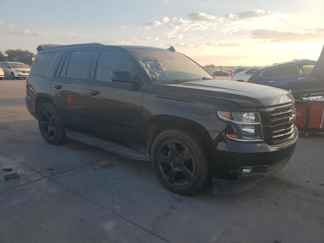 1GNSKCKCXJR141206 2018 Chevrolet Tahoe K1500 Premier