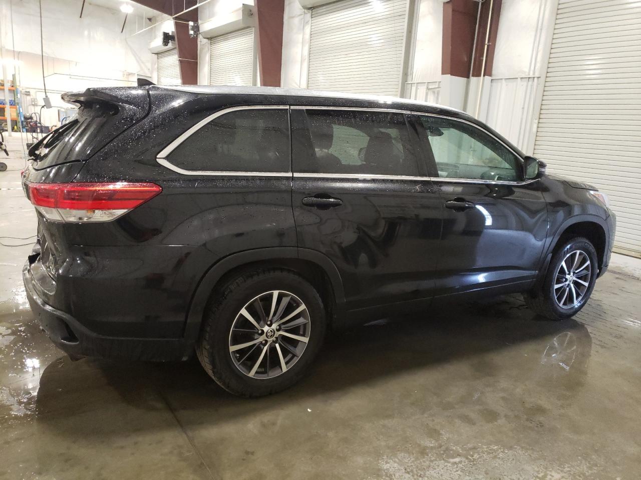 2019 Toyota Highlander - Image 3