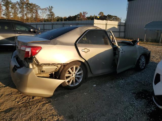 Sedans TOYOTA CAMRY 2014 Silver