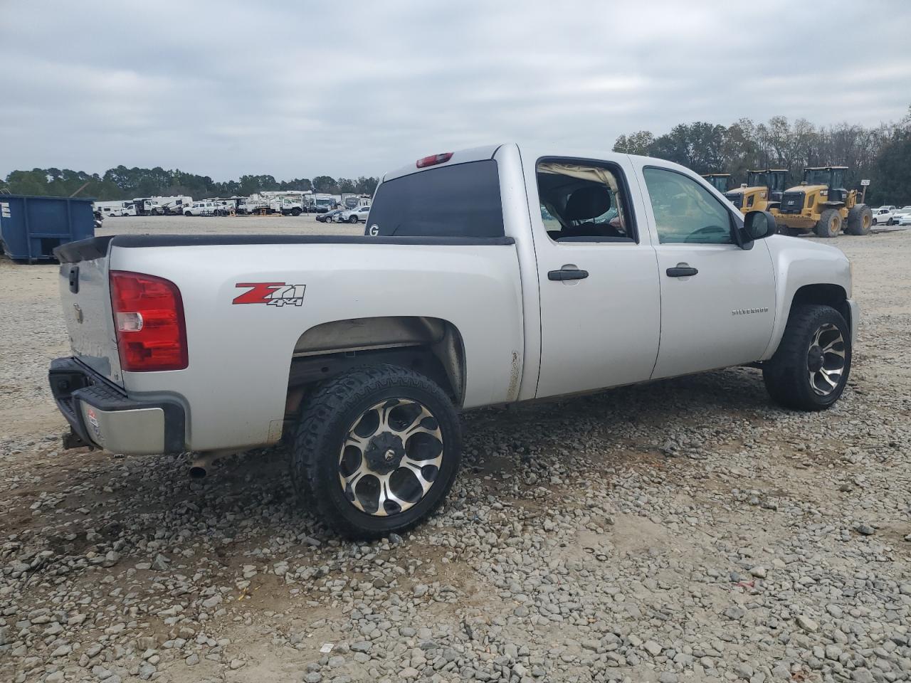2010 Chevrolet Silverado - Image 3