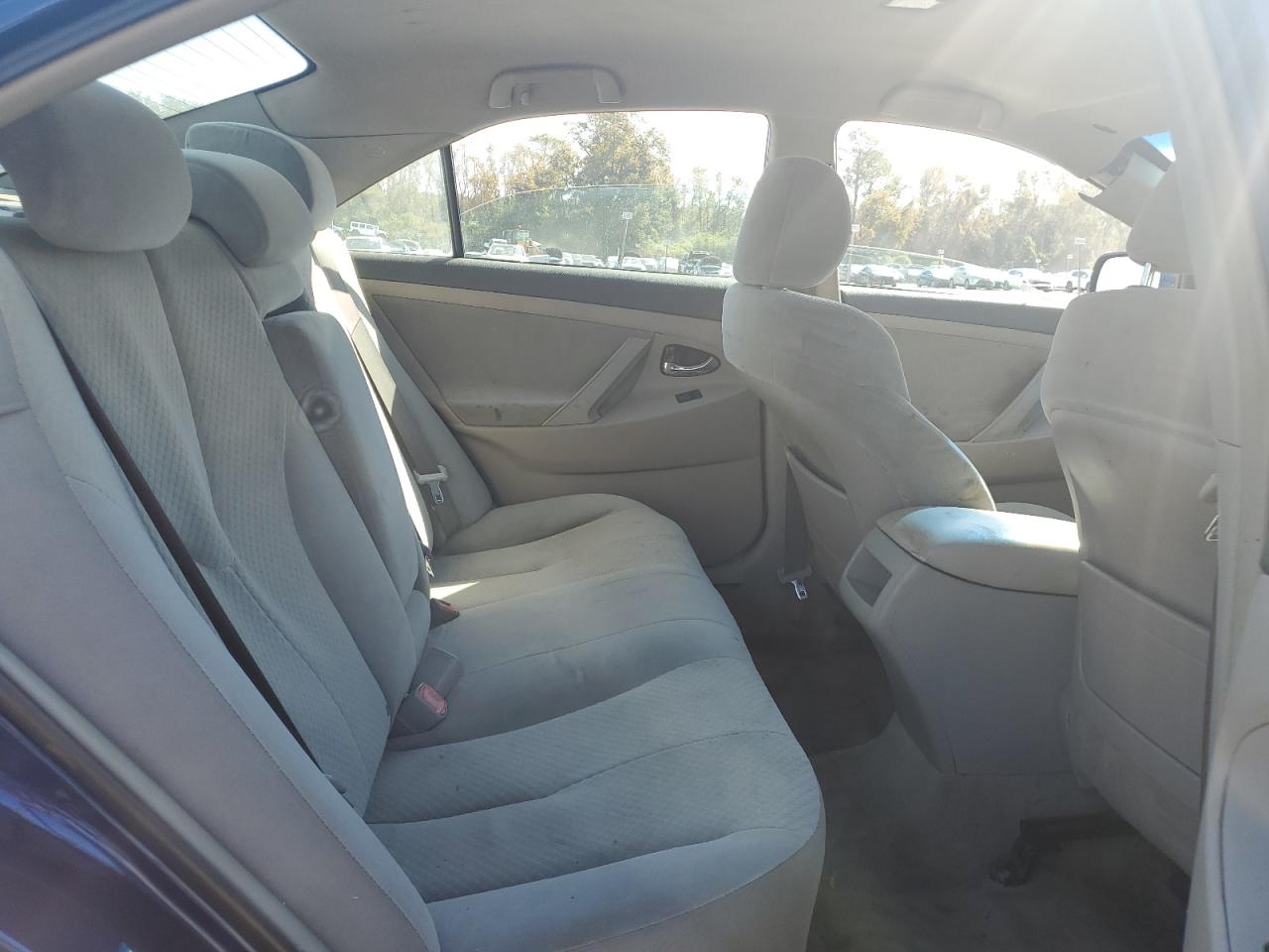 2009 Toyota Camry - Image 11