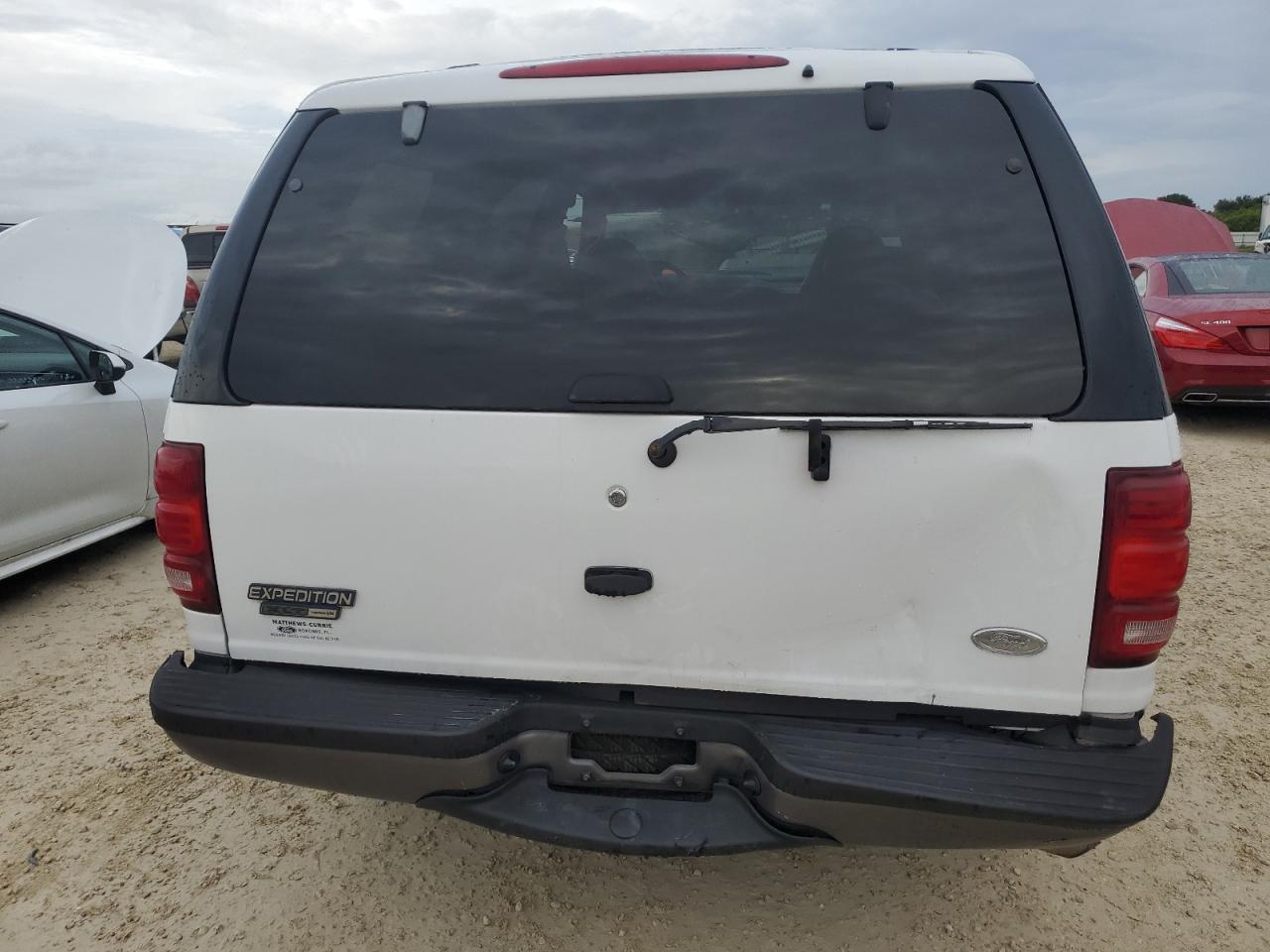 1FMRU15W02LA22270 2002 Ford Expedition Xlt