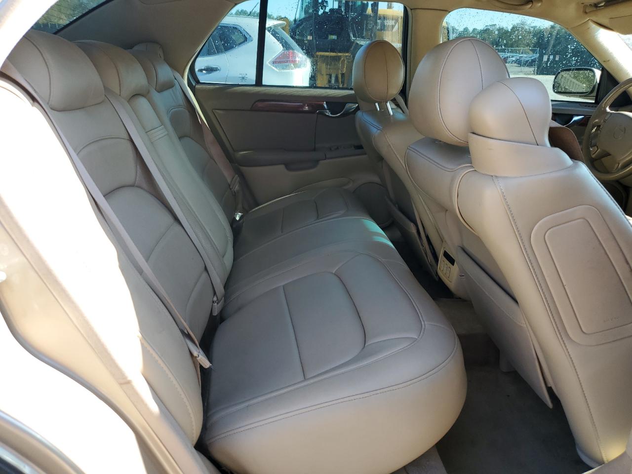 2005 Cadillac De Ville - Image 10