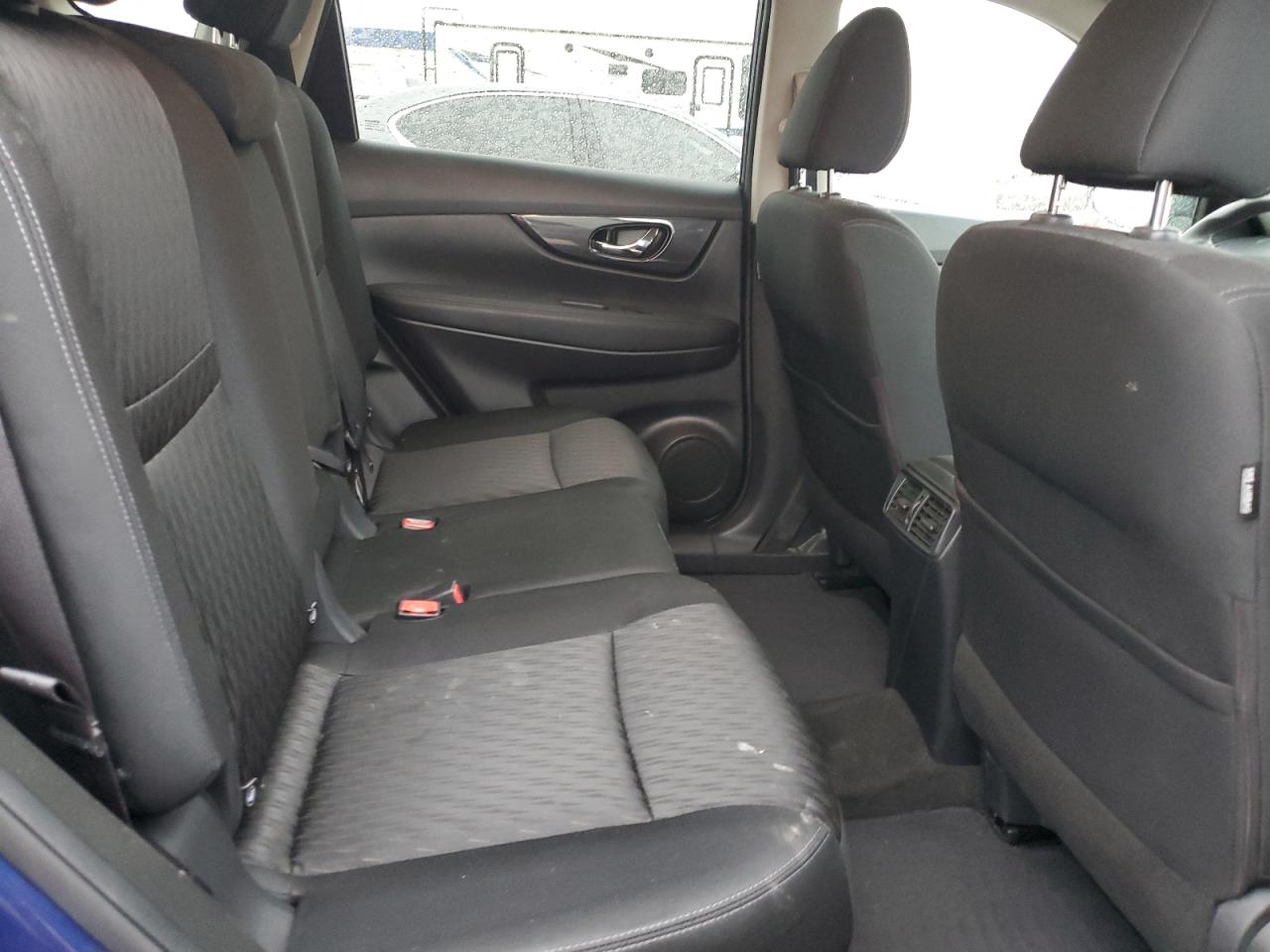 2017 Nissan Rogue - Image 11